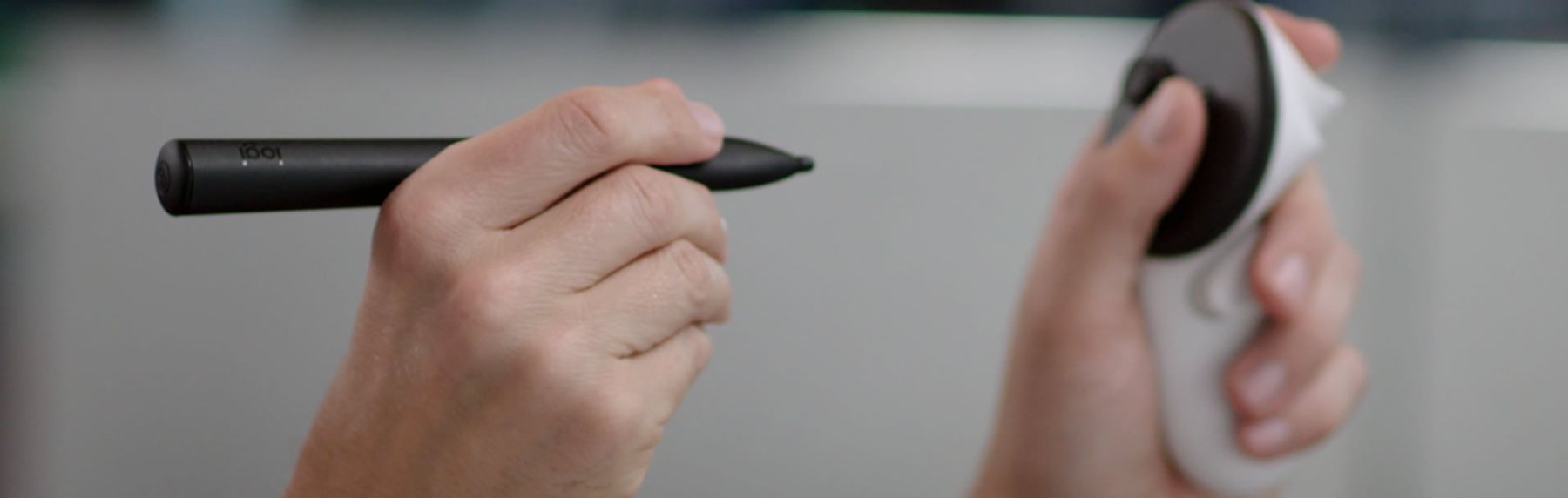 Drawing on the whiteboard with a Logitech MX Ink stylus